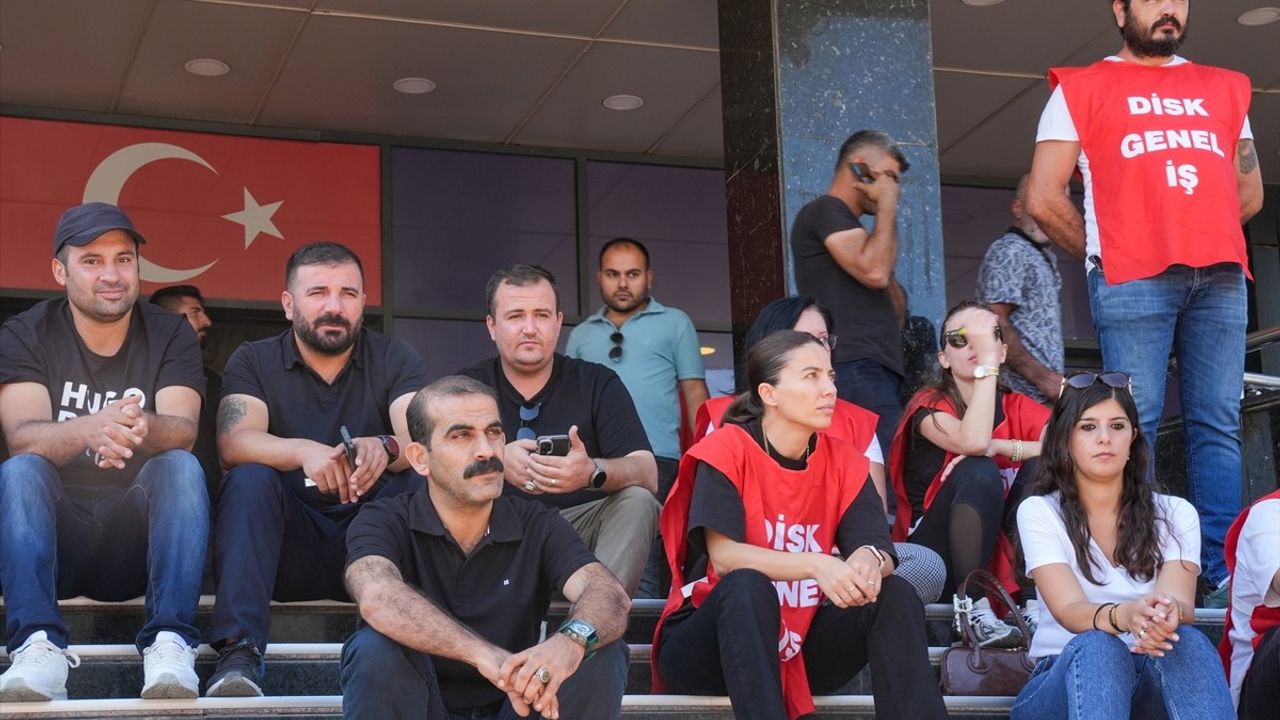 Buca Belediyesi Çalışanlarının Maaş İsyanı: İşgal Eylemi Başlatıldı