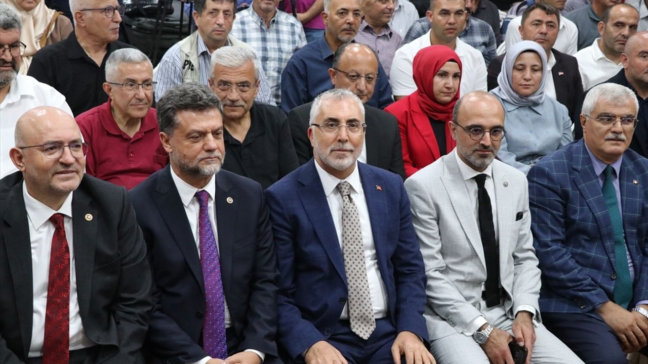 Burdur'da AK Parti İl Danışma Toplantısı: İşsizlik Oranı Düşüyor