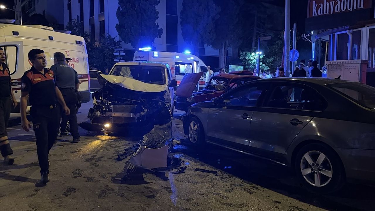 Burdur'da Trafik Kazası: 1 Ölü, 4 Yaralı