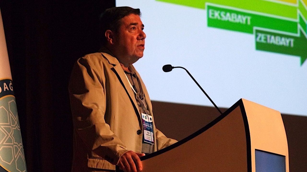 Bursa'da Biyofizik Kongresi Devam Ediyor: Yapay Zeka ve Büyük Veri Konuları Ele Alındı