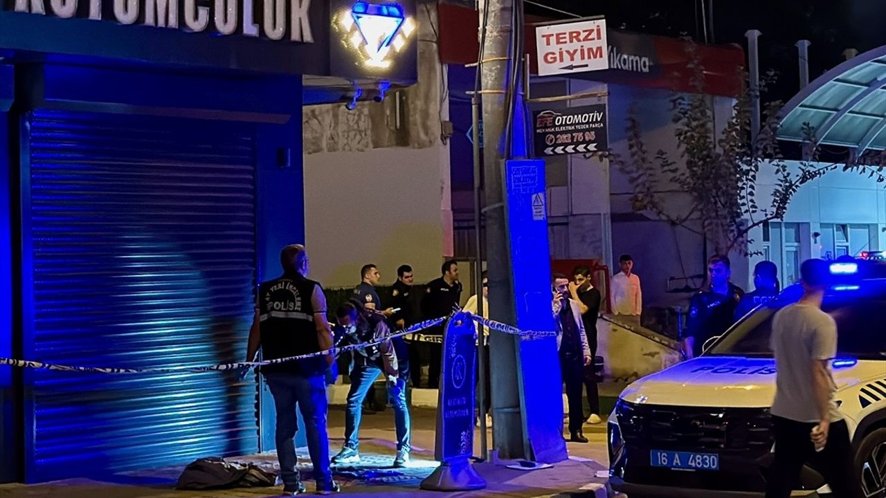 Bursa'da Şiddet Olayı: Başından Silahla Vurulan Adam Hastaneye Kaldırıldı