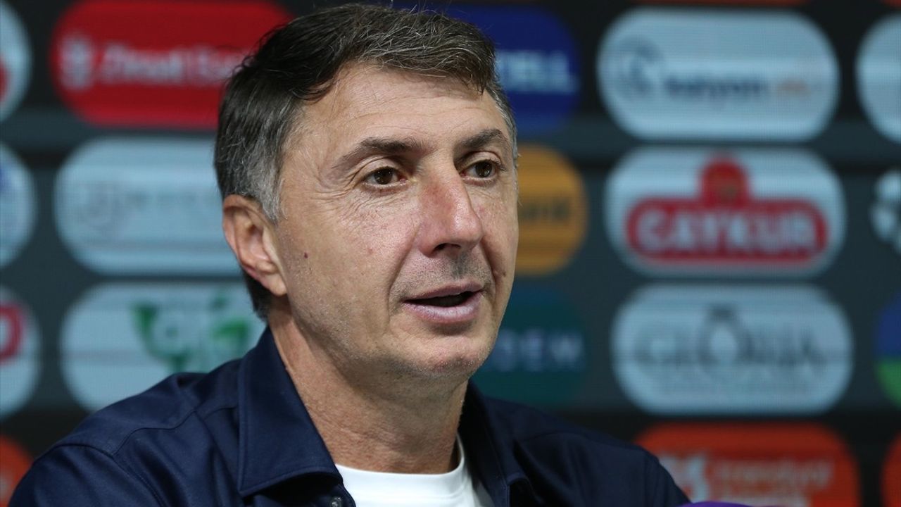 Çaykur Rizespor'un Kasımpaşa'ya Kaybı Üzerine Teknik Direktörler Açıklamalarda Bulundu