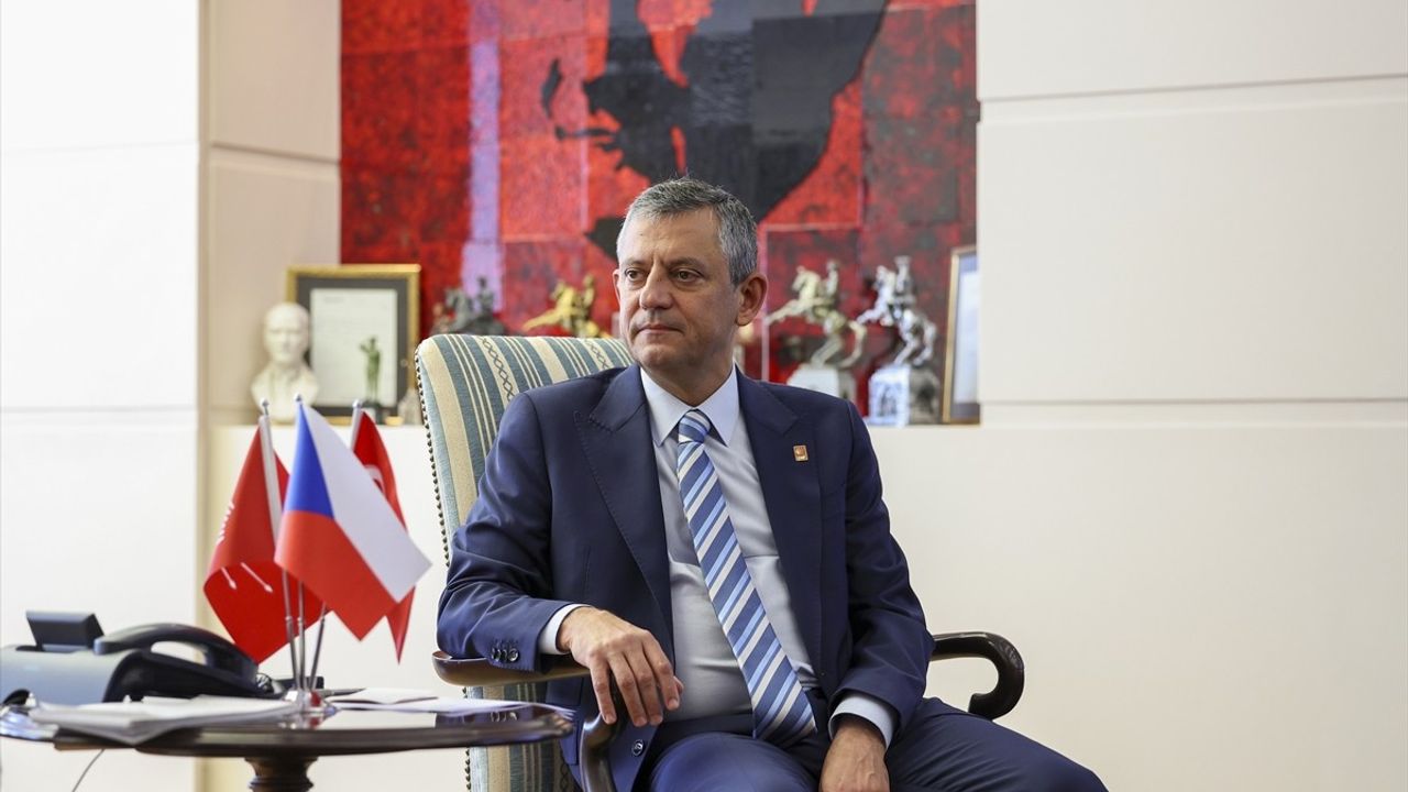 CHP Genel Başkanı Özgür Özel, Çekya Büyükelçisi ile Görüştü