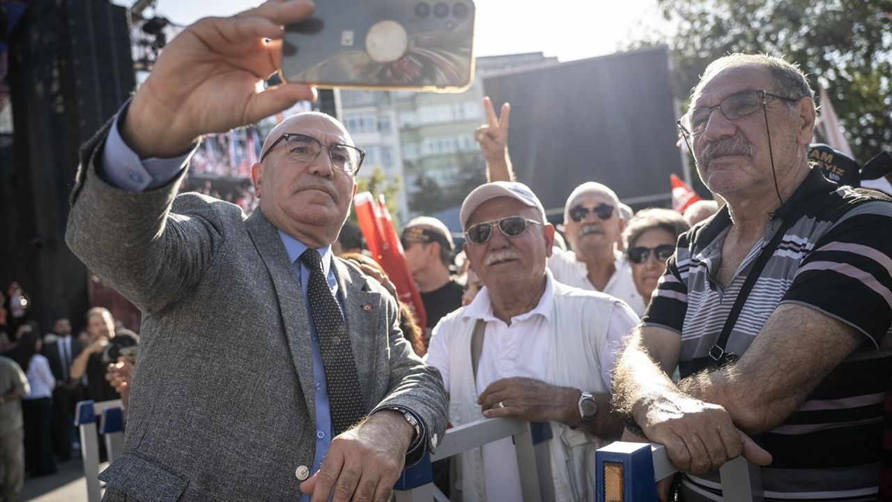 CHP Genel Başkanı Özgür Özel'den Anlamlı Miting Mesajları
