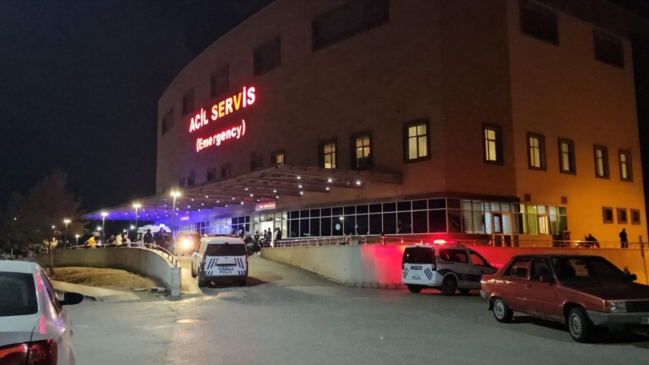 Çorum Hastanesinde Bıçaklı Kavga: 2 Yaralı