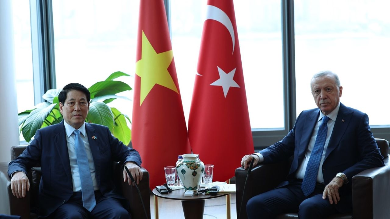 Cumhurbaşkanı Erdoğan, Vietnam Devlet Başkanı ile Önemli Bir Görüşme Gerçekleştirdi