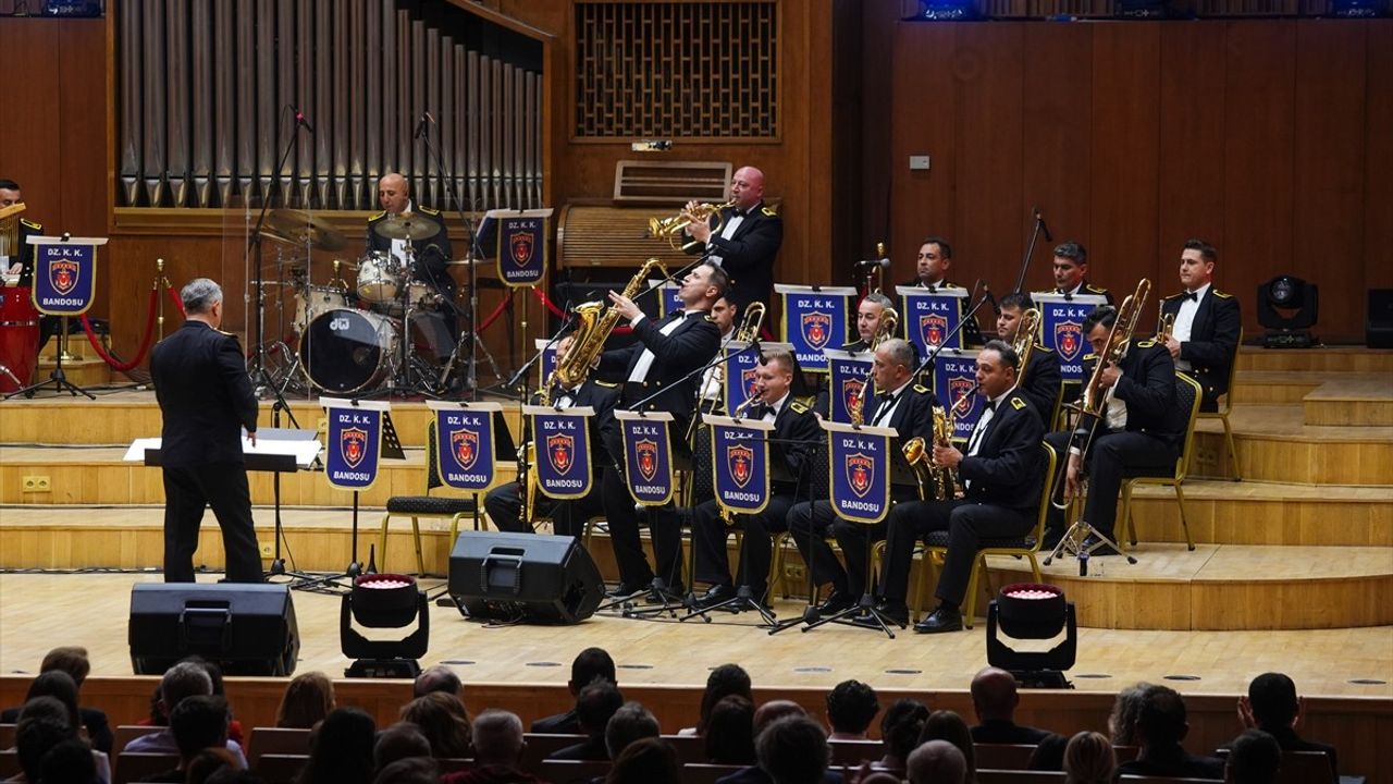 Deniz Kuvvetleri Bandosu Ankara'da Konser Verdi