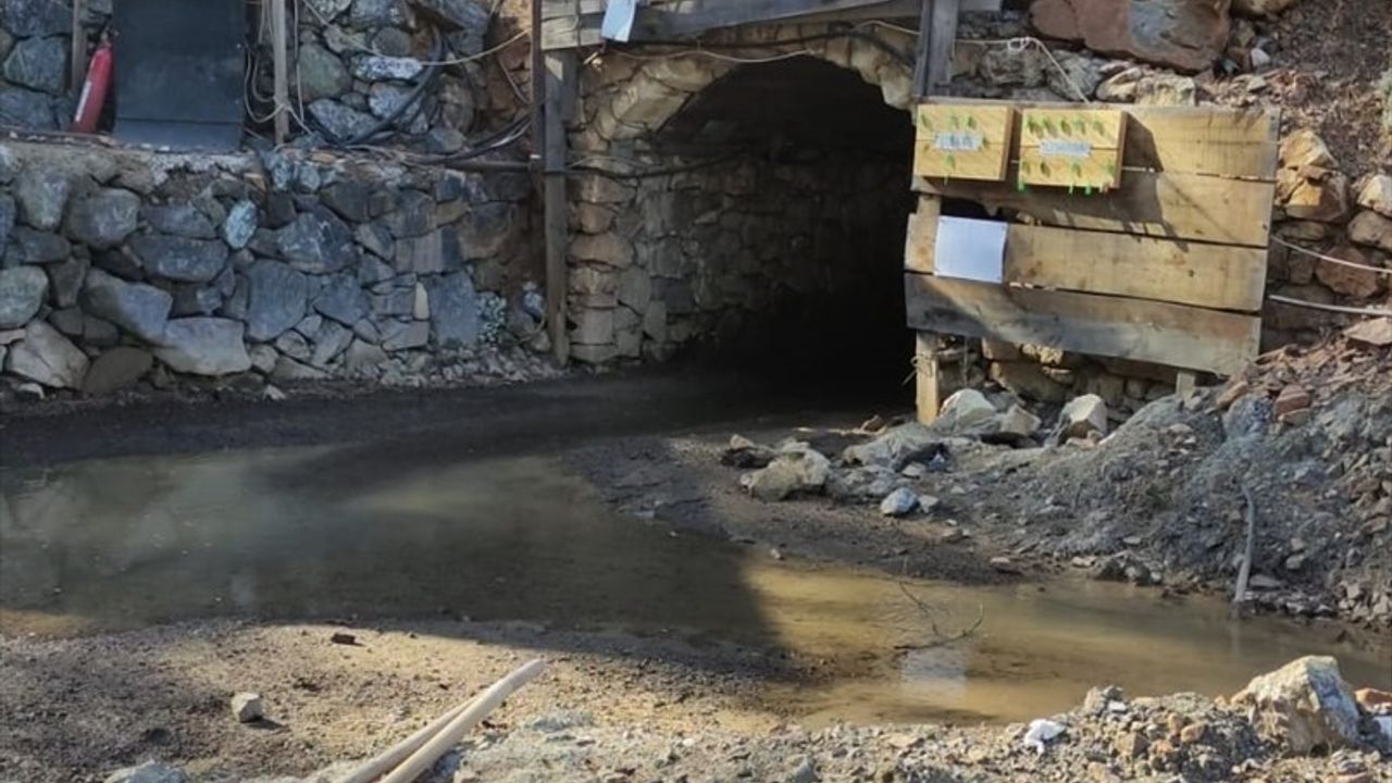 Denizli'de Maden Ocağında Göçük: İki İşçi Mahsur Kaldı
