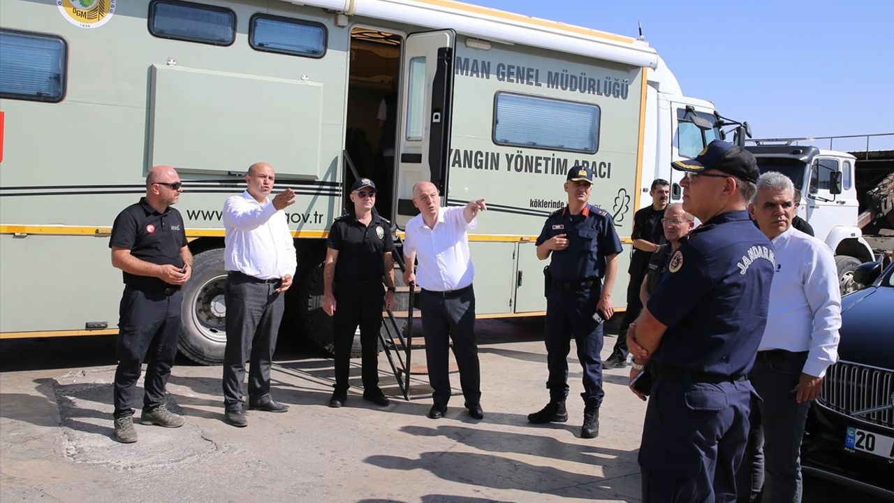 Denizli'nin Buldan İlçesindeki Orman Yangınına Müdahale Devam Ediyor