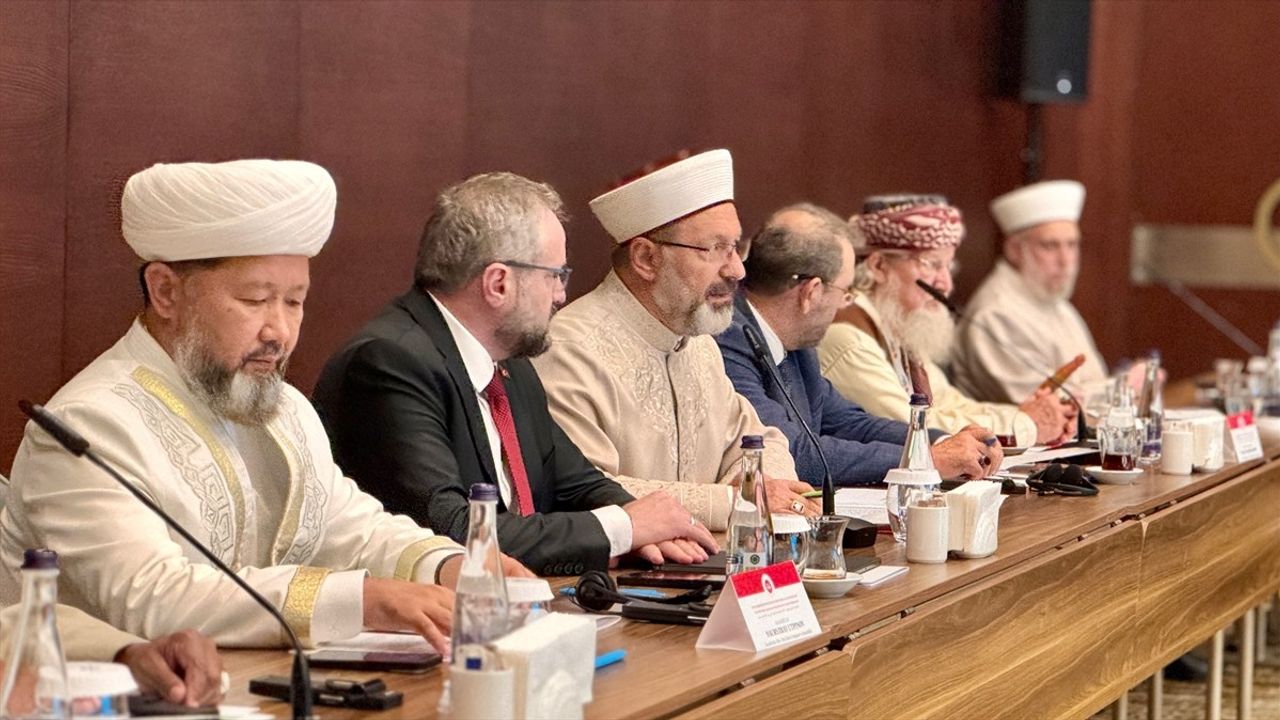 Diyanet İşleri Başkanı Erbaş, Aile Yapısına Dikkat Çekti