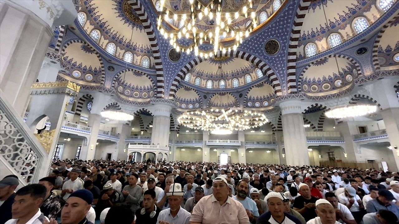 Diyanet İşleri Başkanı Erbaş, Bişkek'te Cuma Namazı Kıldırdı