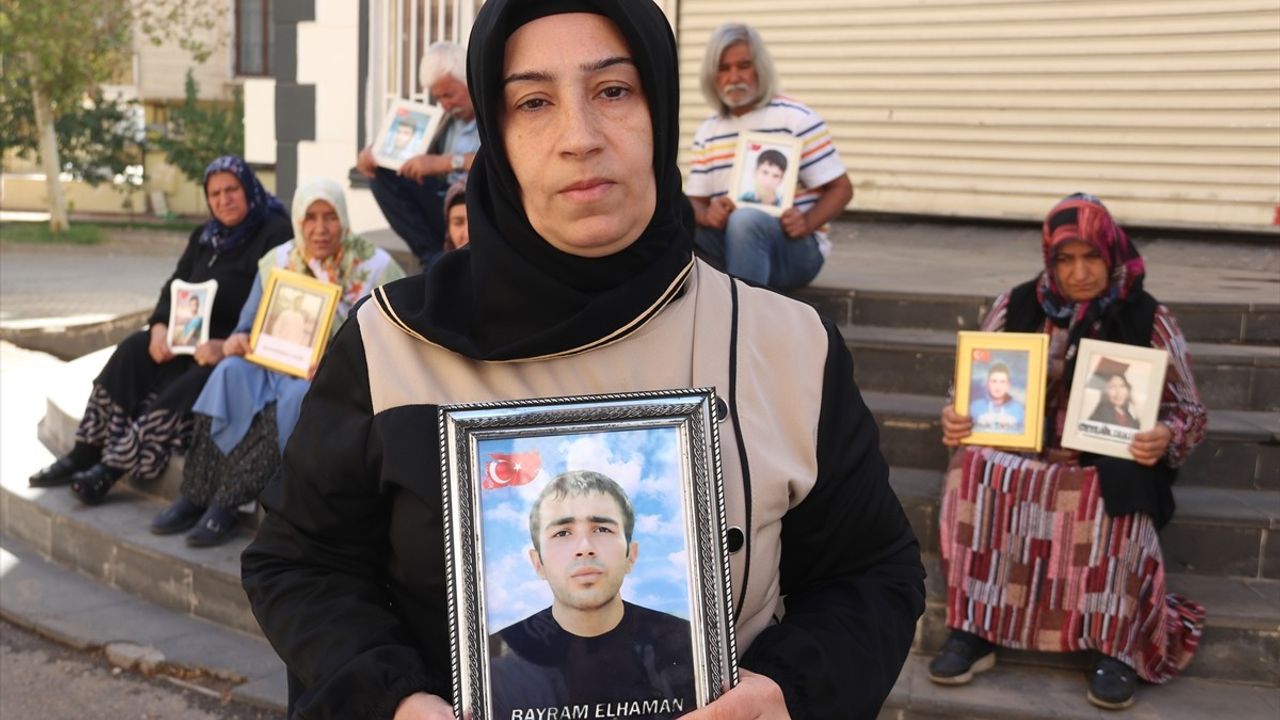 Diyarbakır Anneleri Evlatları İçin Mücadele Ediyor