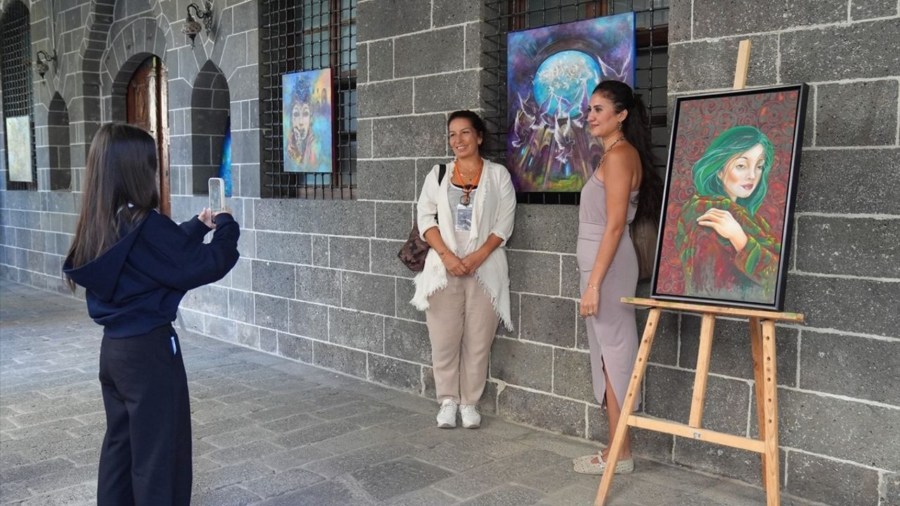 Diyarbakır'da 'Mezopotamya'nın İzleri' Resim Sergisi Açıldı