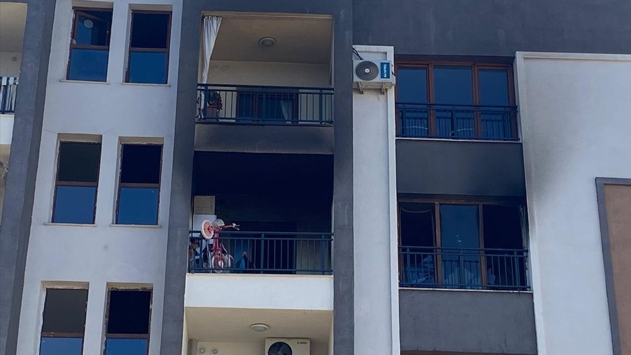 Diyarbakır'daki Yangında 4 Kişi Dumandan Etkilendi