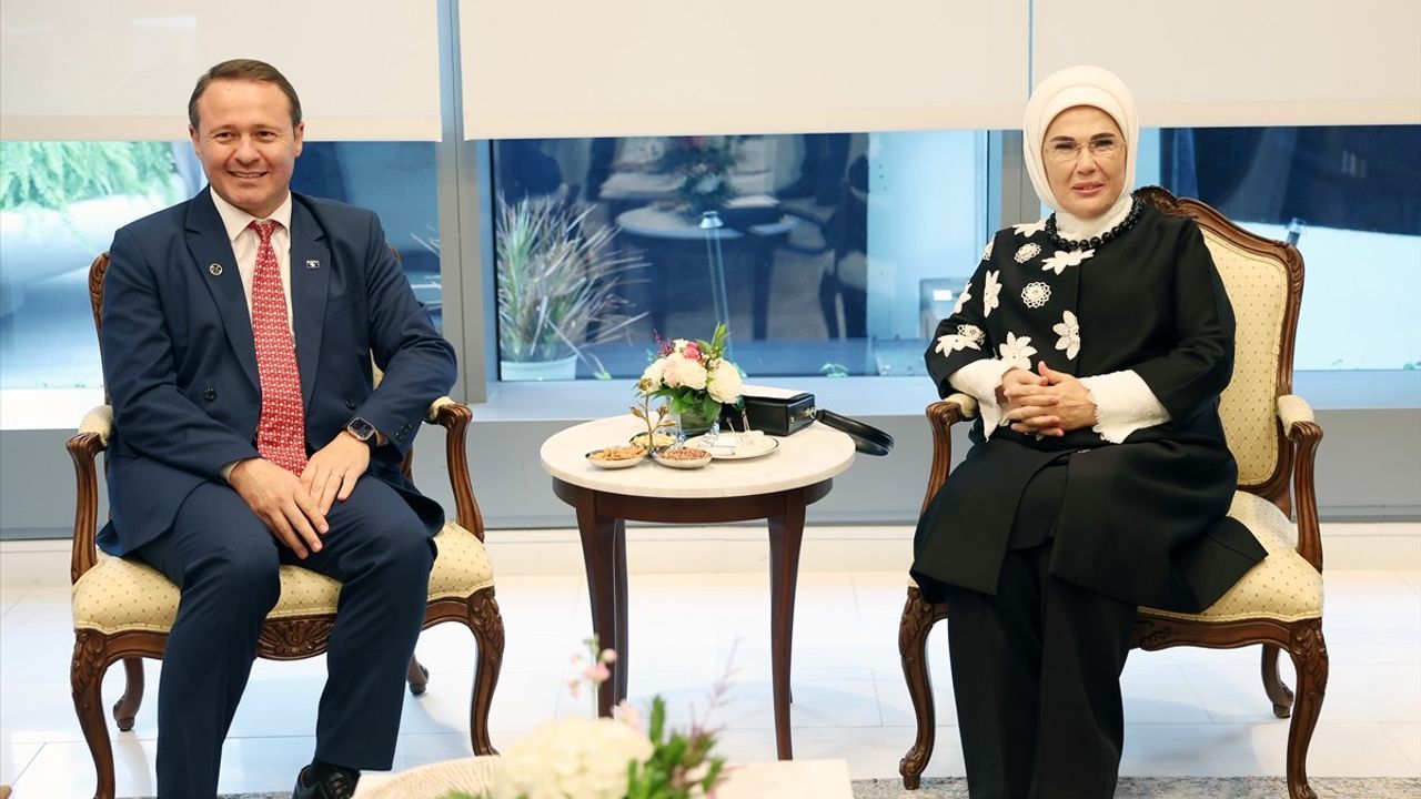 Emine Erdoğan, Kosova Cumhurbaşkanı Eşi ile Görüştü