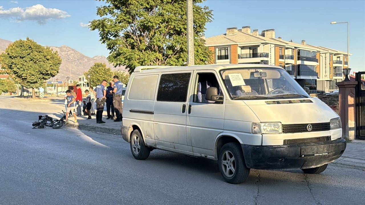 Erzincan'da Elektrikli Bisiklet Kazası: Çocuk Yaralandı