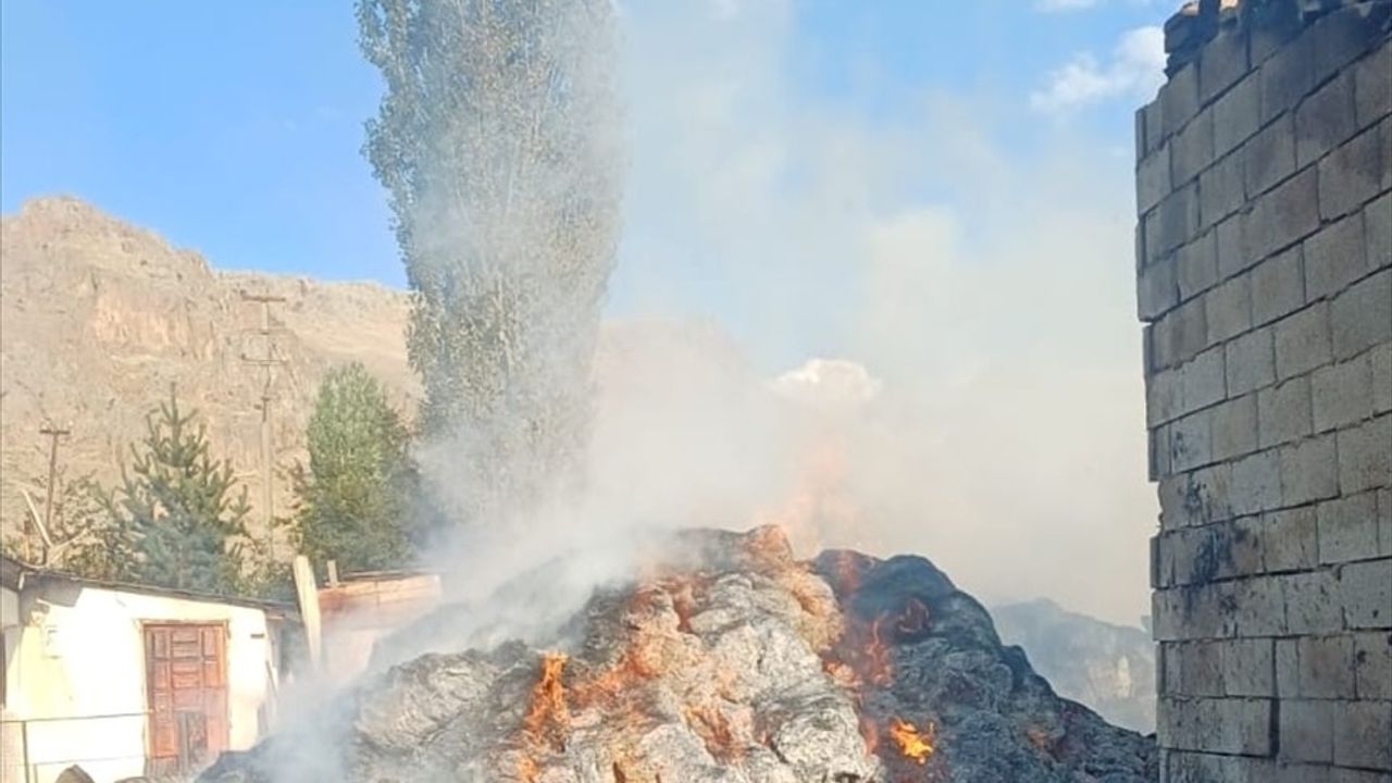 Erzurum'da Kırsal Mahallede Yangın: 3 Ev Kül Oldu