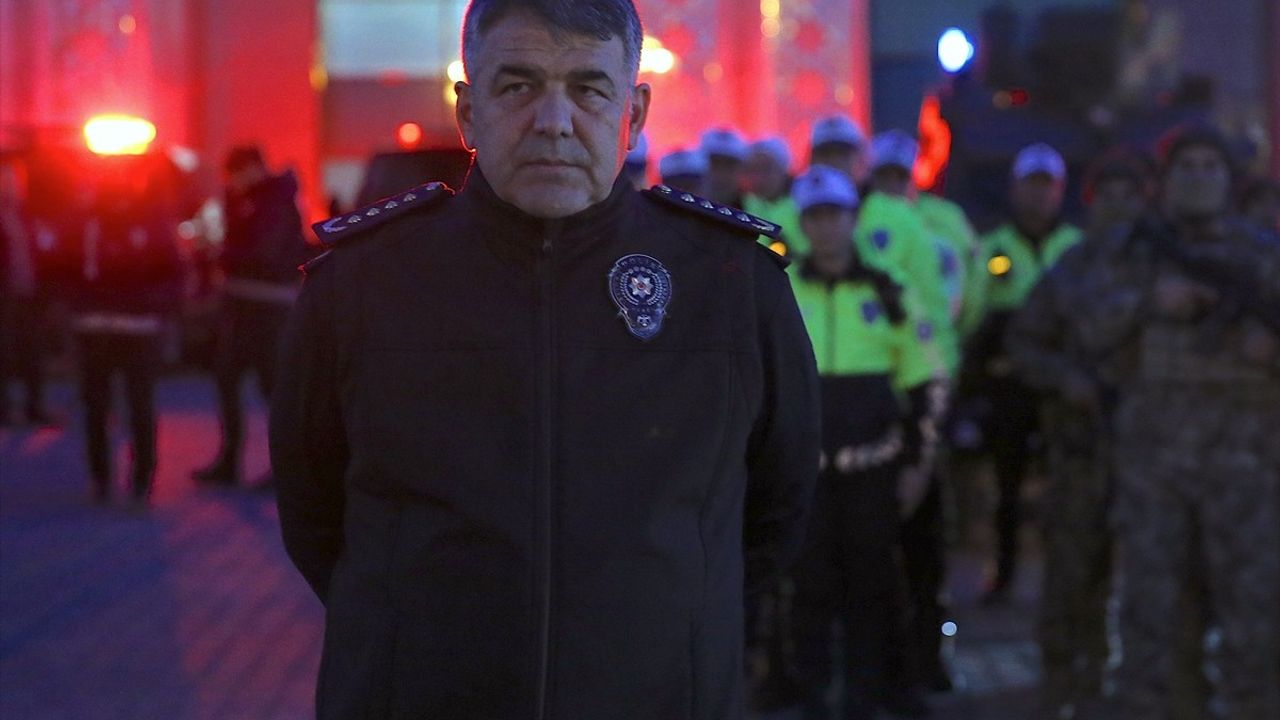 Erzurum Emniyet Müdürü Onur Karaburun, Şehirde Huzur İçin Denetim Yaptı