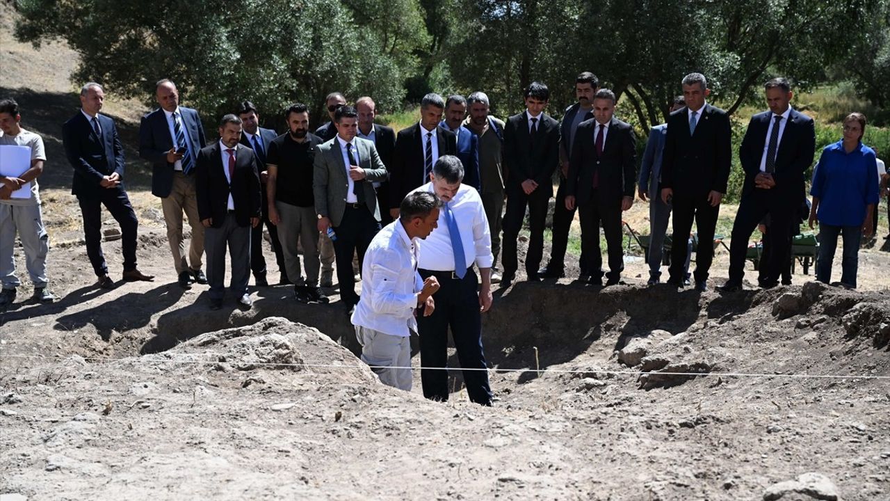 Erzurum Valisi Çiftçi'den Arkeolojik İnceleme