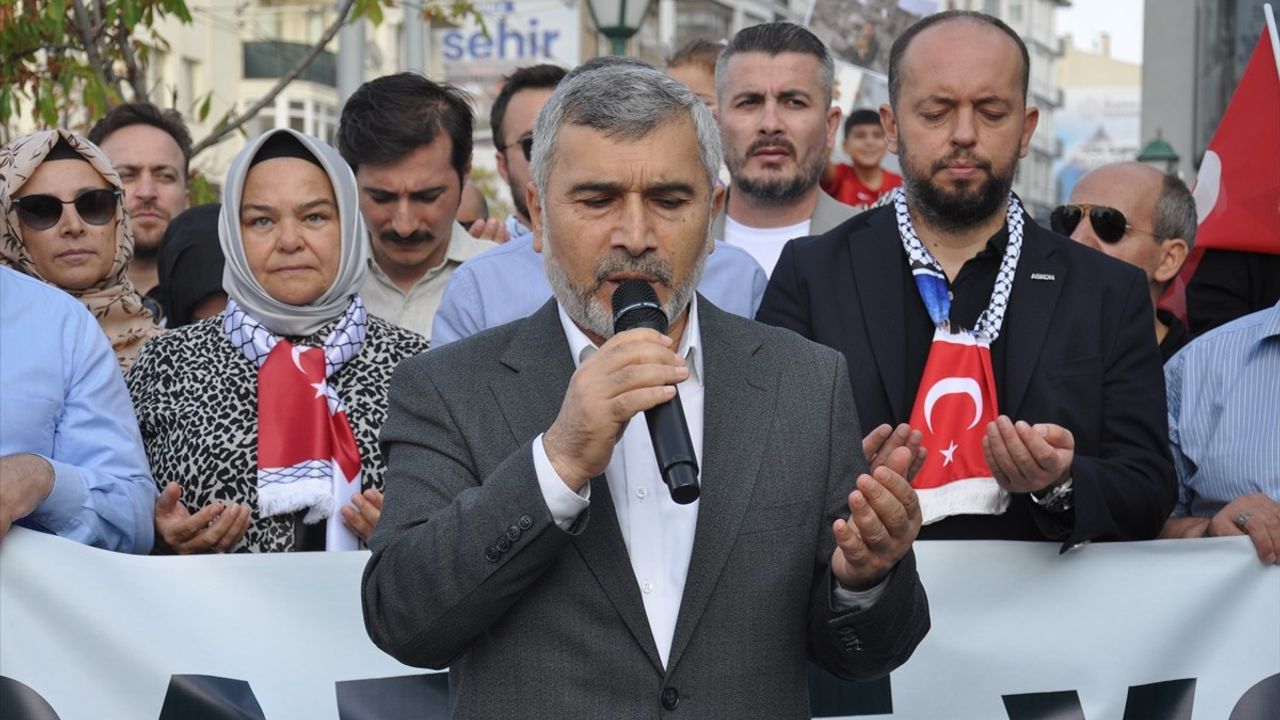 Eskişehir'de Filistin ve Küresel Sumud Filosu'na Destek Yürüyüşü
