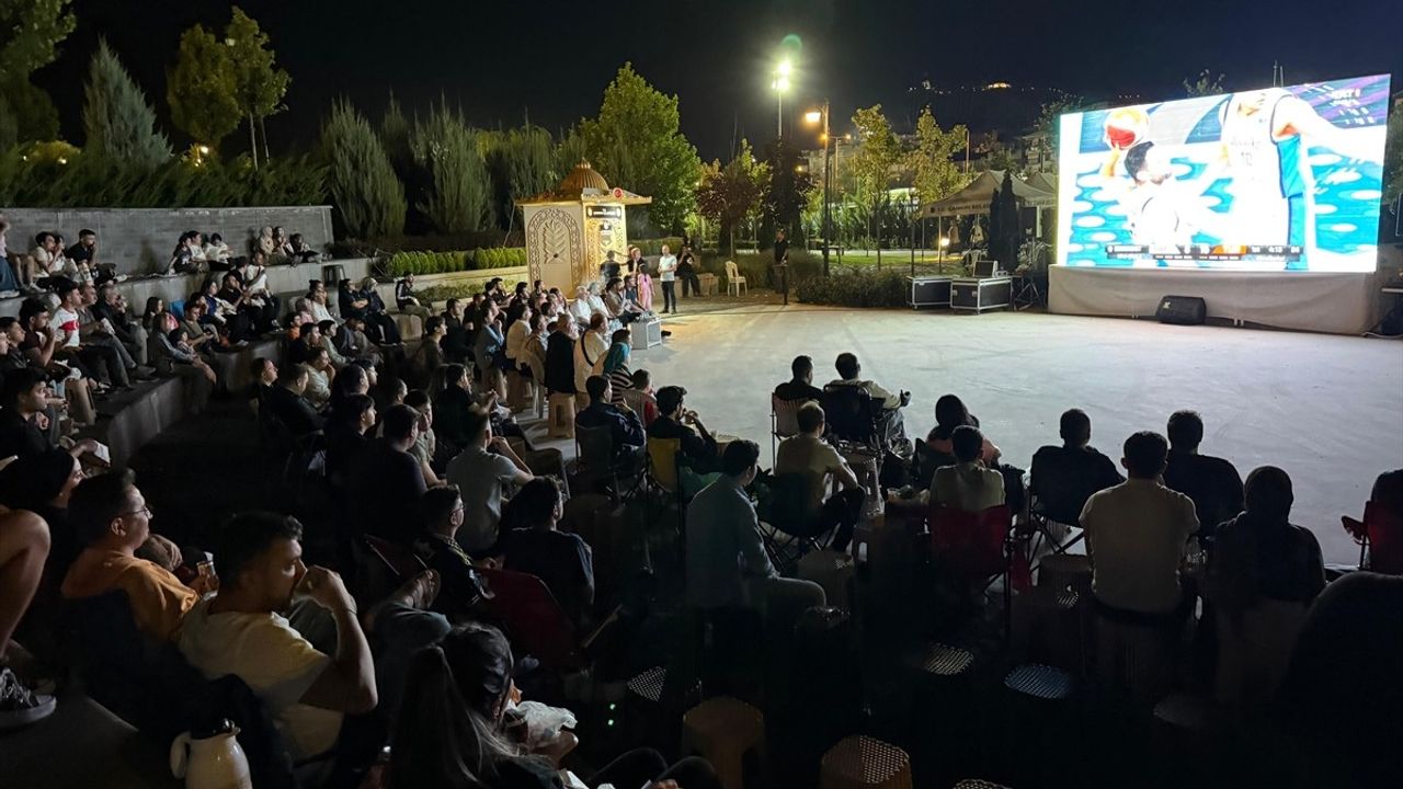 EuroBasket 2025: Türkiye-Yunanistan Yarı Final Maçı Çankırı'da İzleniyor