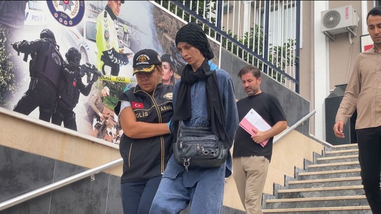 Fatih'te Turist Cüzdanı Yankesicilikle Çalındı, Zanlı Tutuklandı