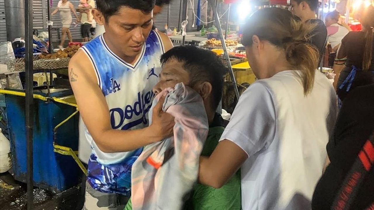Filipinler'de 6,9 Büyüklüğünde Deprem Meydana Geldi