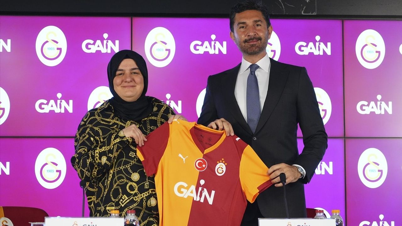 Galatasaray ve GAİN Medya Arasında Kadın Futbol Sponsorluk Anlaşması İmzaladı