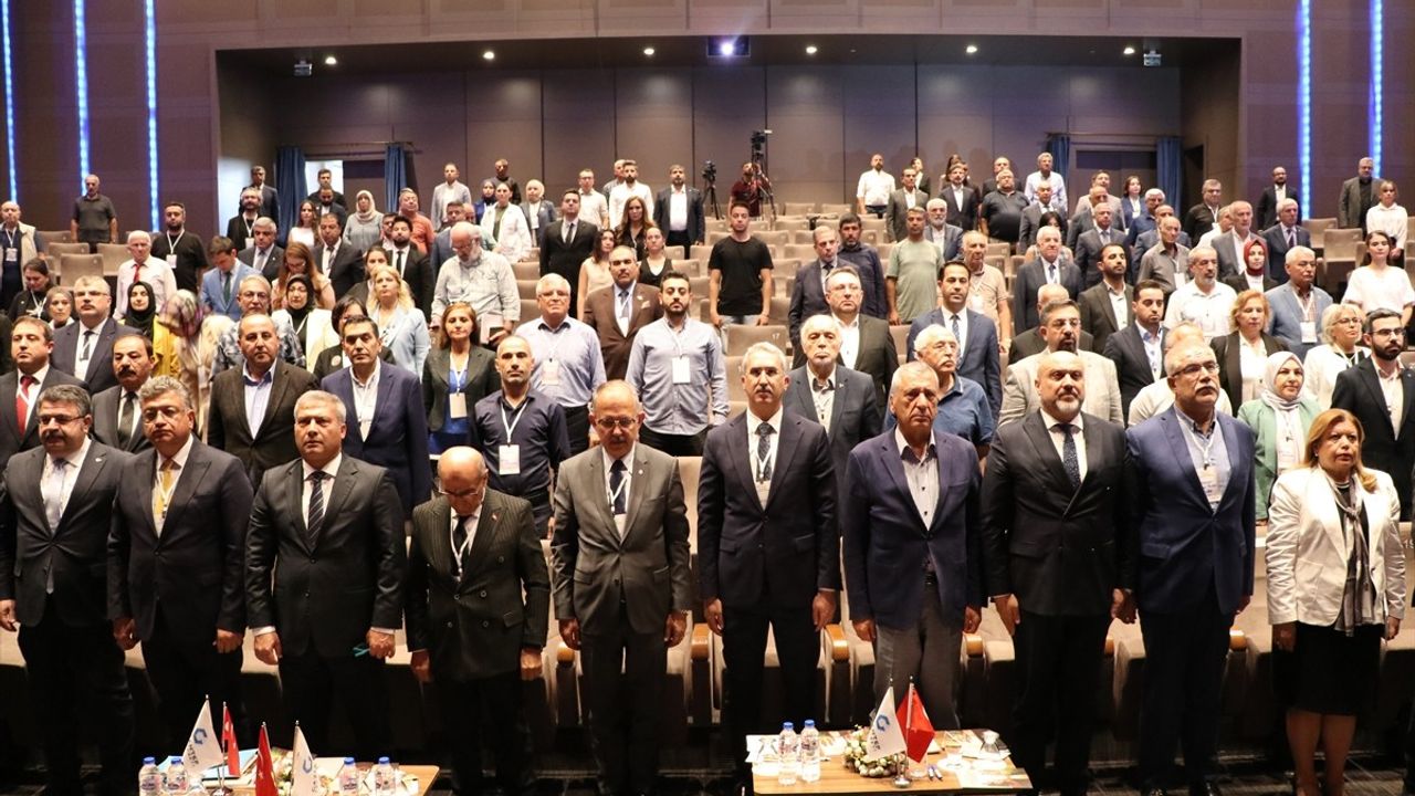 Gaziantep'te Göç Sivil Etkileşim Sempozyumu Düzenlendi