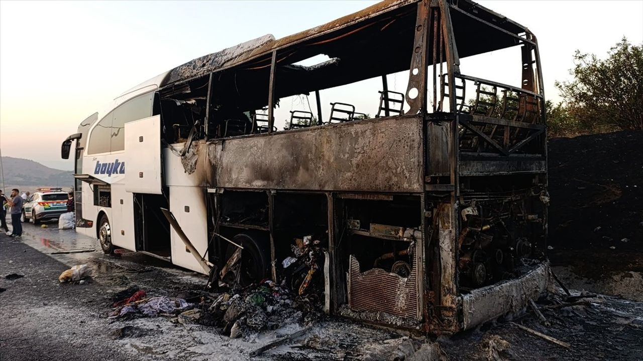 Gaziantep'te Yolcu Otobüsü Yangını