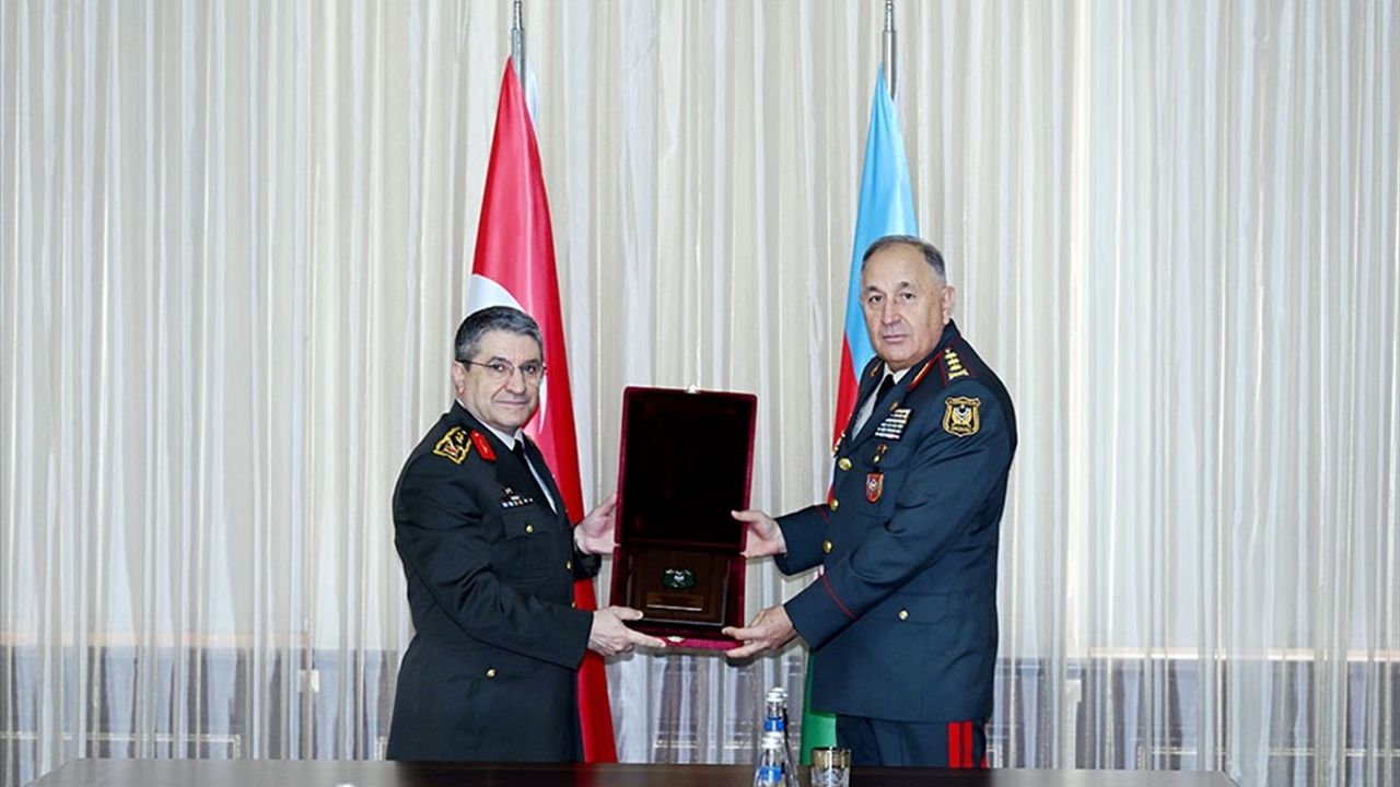 Genelkurmay Başkanı Bayraktaroğlu Azerbaycan'da Temaslarda Bulundu
