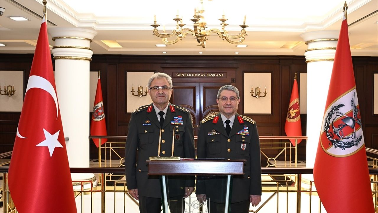 Genelkurmay Başkanı Bayraktaroğlu Kuvvet Komutanlarını Ağırladı