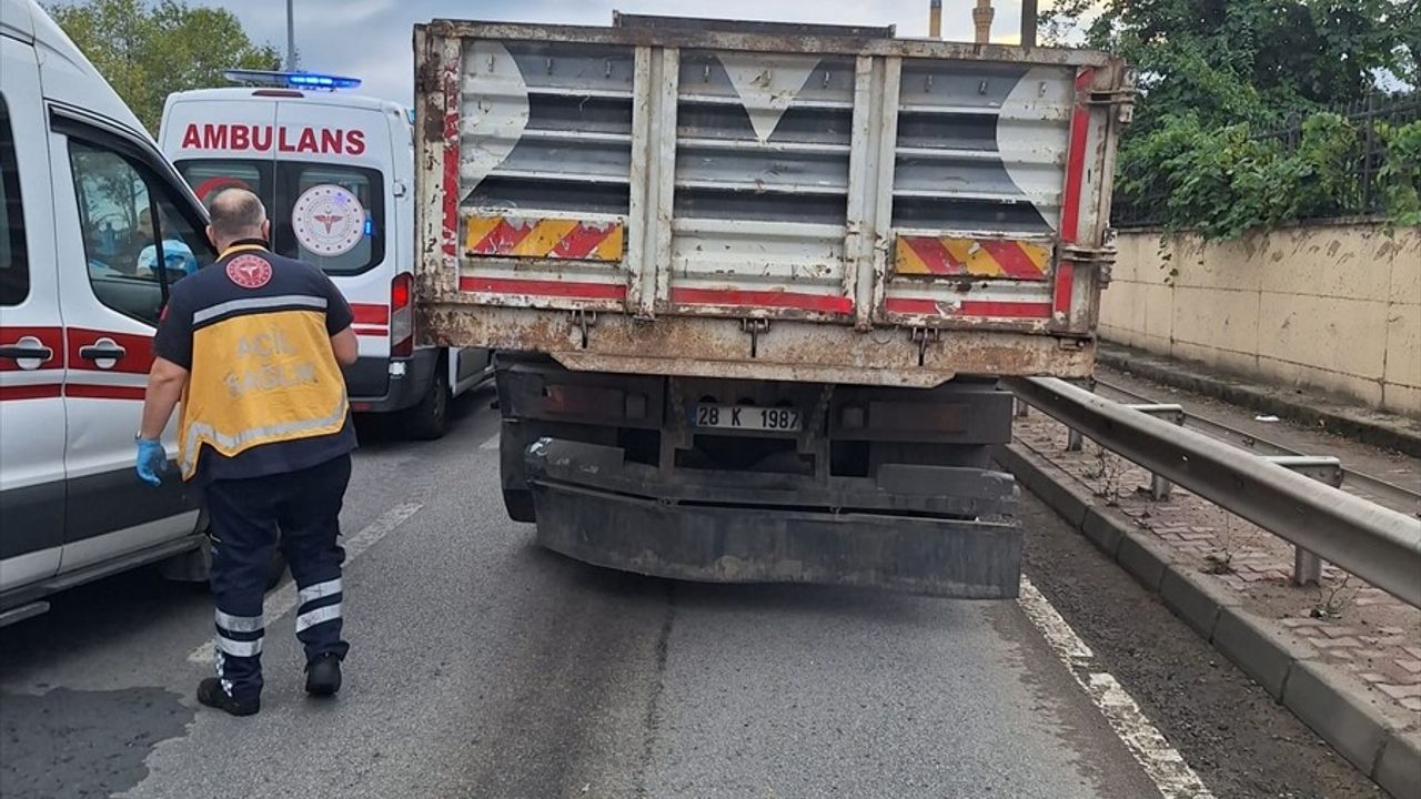 Giresun'da Kamyonet ve Tır Çarpıştı: 1 Ölü, 1 Yaralı