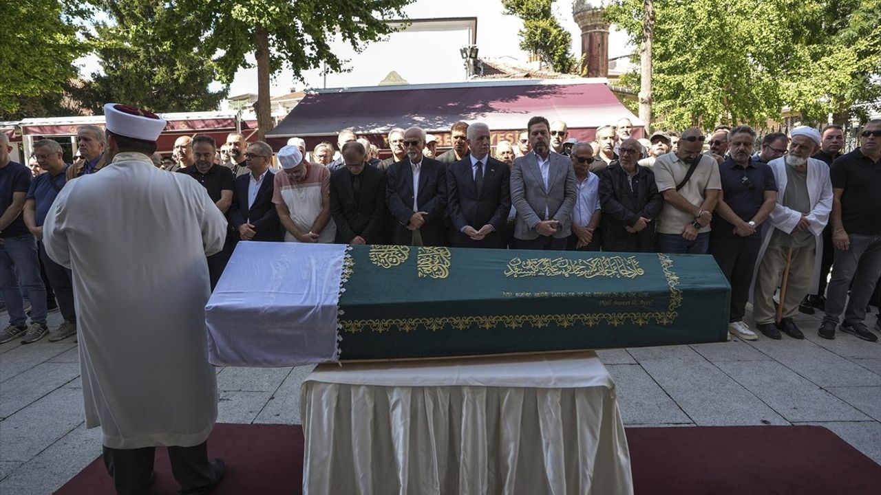 Gülden Samir'in Cenazesi İstanbul'da Toprağa Verildi