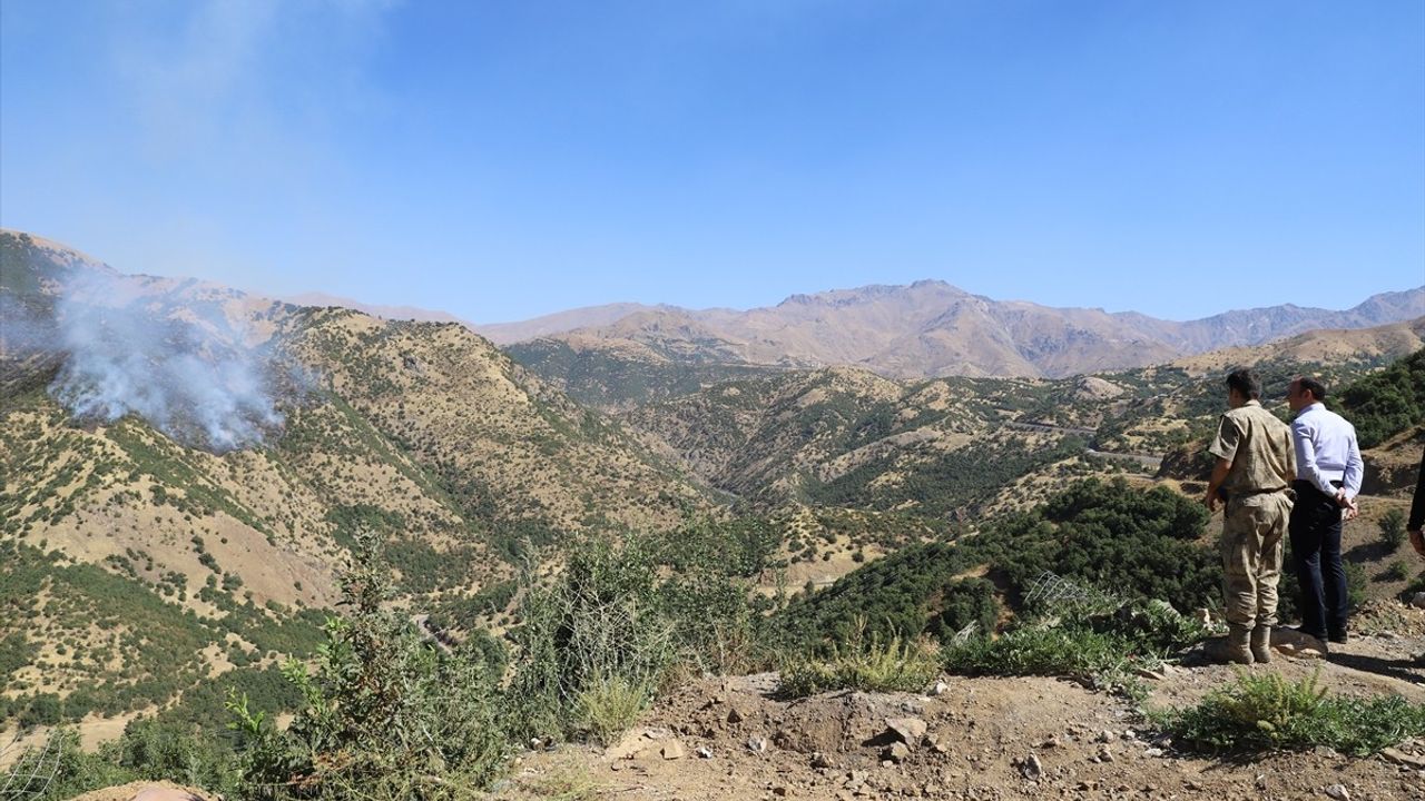 Hakkari'de Orman Yangınına Havadan Müdahale