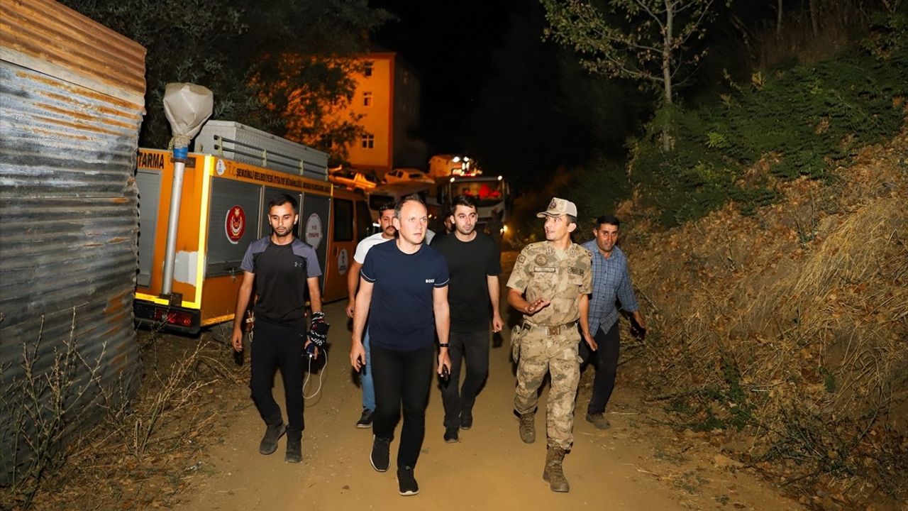 Hakkari'de Orman Yangınına Müdahale Ediliyor