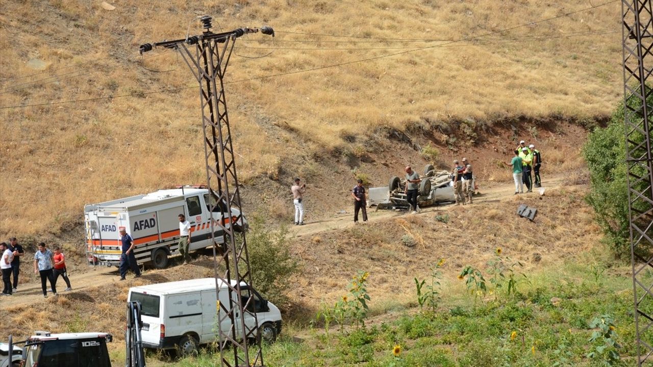 Hakkari'de Pikap Kazası: 2 Ölü, 1 Yaralı