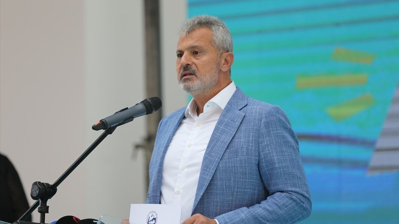 Hatay Büyükşehir Belediyesi'nden Üniversite Kazanan Öğrilere Destek Projesi