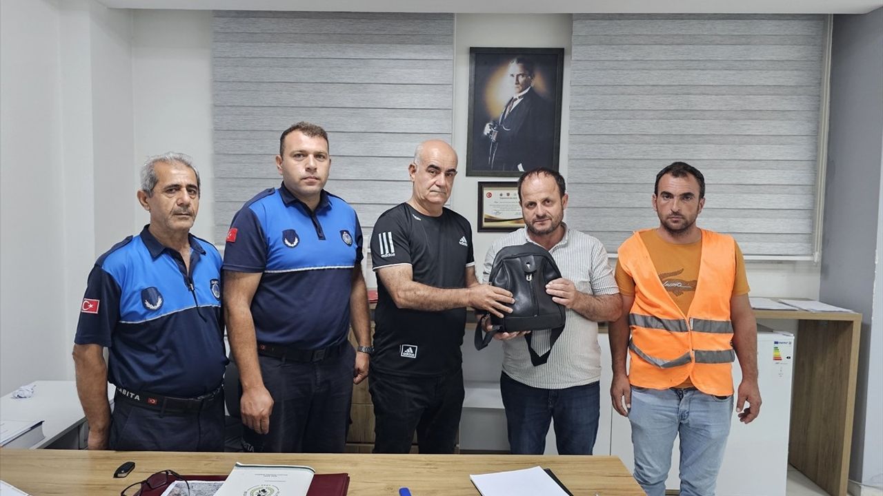 Hatay'da Bulunan Çanta Sahibine Ulaştırıldı