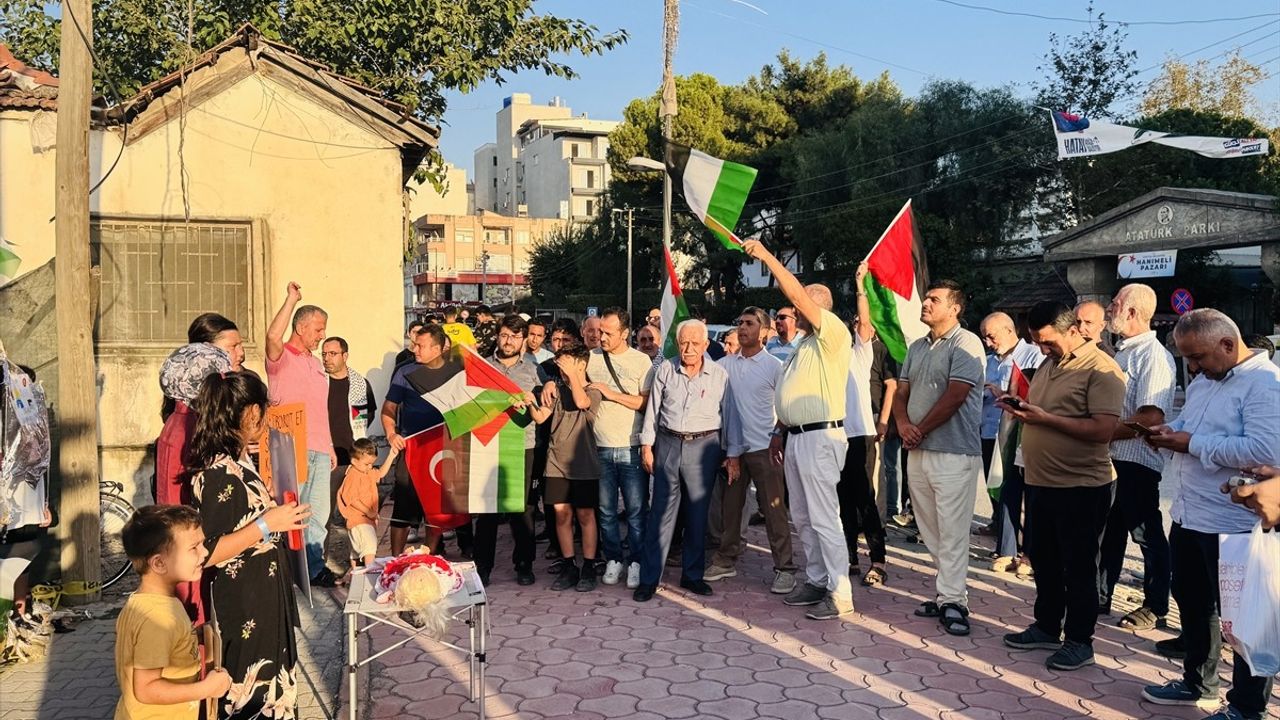 Hatay'da Küresel Sumud Filosu'na Destek Eylemi