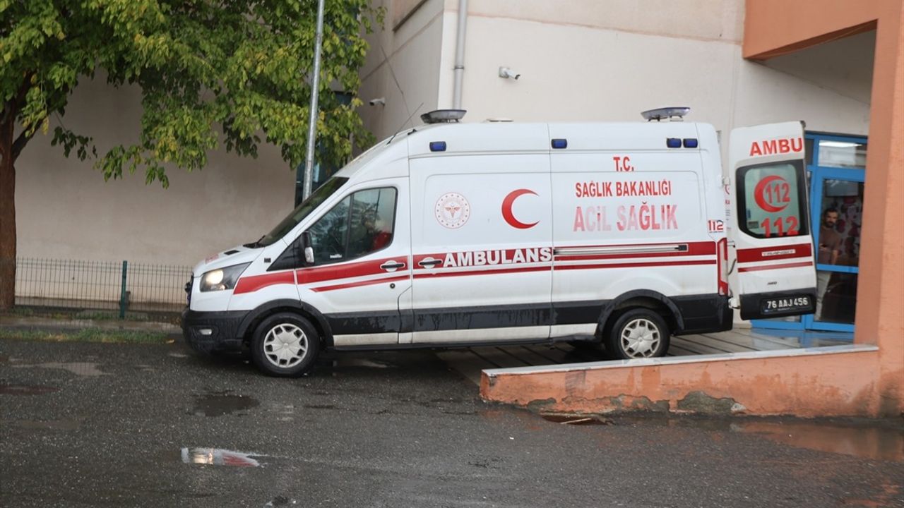 Iğdır'da Yıldırım Düşmesi Sonucu Genç Hayatını Kaybetti