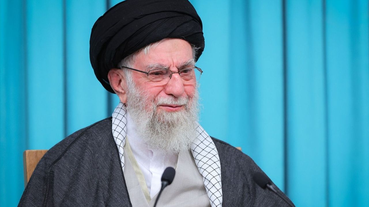İran Lideri Hamaney'den ABD Müzakerelerine Eleştiri