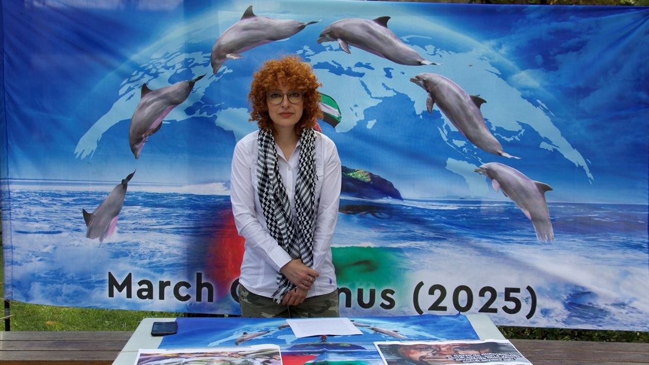 İranlı Aktivist Somayeh Moghadam Gazze'ye Destek İçin Kudüs'e Yürüyüşe Devam Ediyor