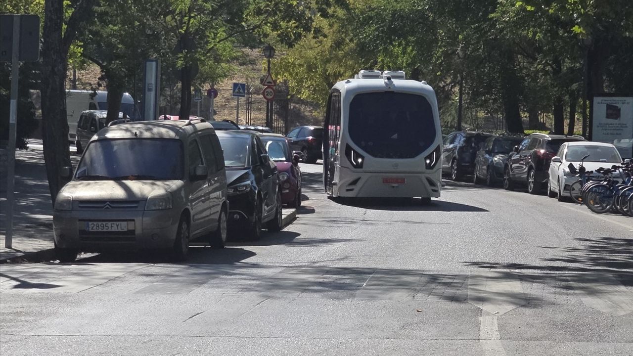 İspanya'da Sürücüsüz Elektrikli Otobüs Denemeleri Başladı