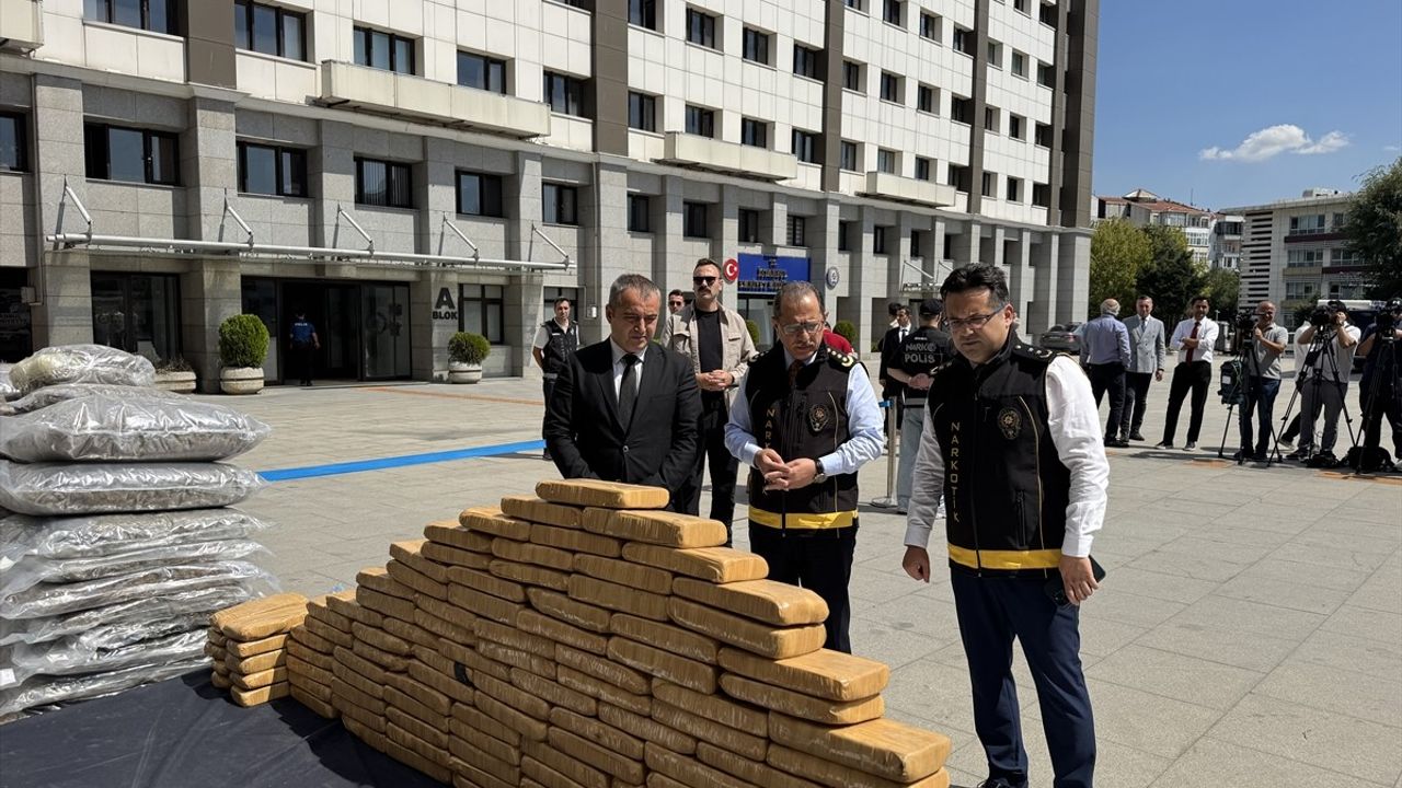 İstanbul'da Dev Uyuşturucu Operasyonu: 10 Zanlı Tutuklandı