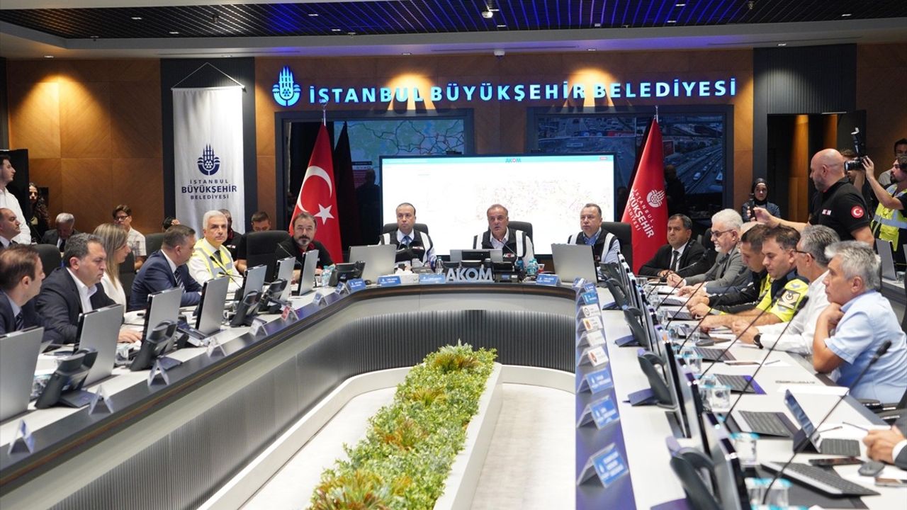 İstanbul'da Trafik Koordinasyonu: İBB Ekiplerinin Önlemleri