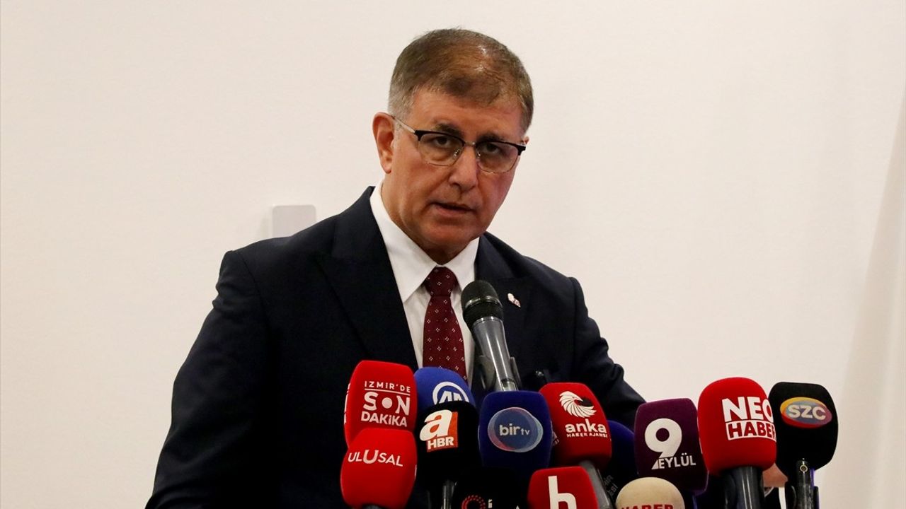 İzmir'de Çöp Sorunu ve Kooperatif Davası Üzerine Açıklamalar