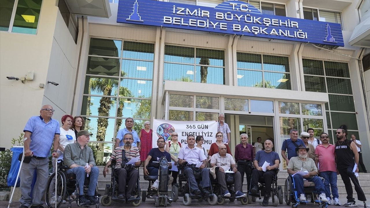 İzmir'de Engellilerin Erişim Hakkı İçin Eylem