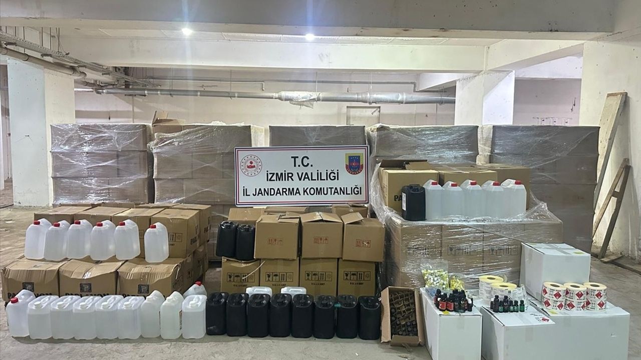 İzmir'de Kaçakçılık Operasyonu: 7 Ton Etil Alkol Ele Geçirildi