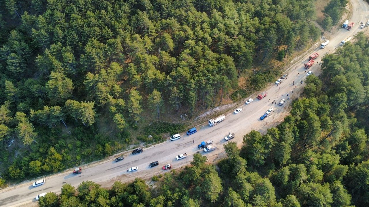 Karabük'te Orman Yangınına Hızla Müdahale Ediliyor